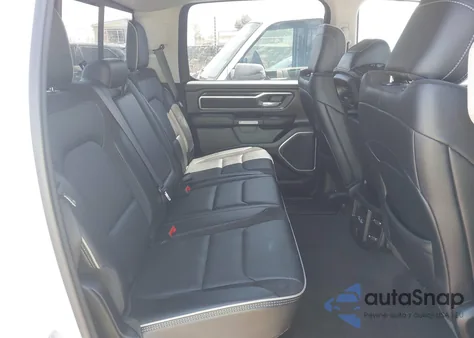 2022 Ram 1500 Laramie 4X4 5'7 Box z USA, uszkodzony, nr VIN 1C6SRFJM4NN263466